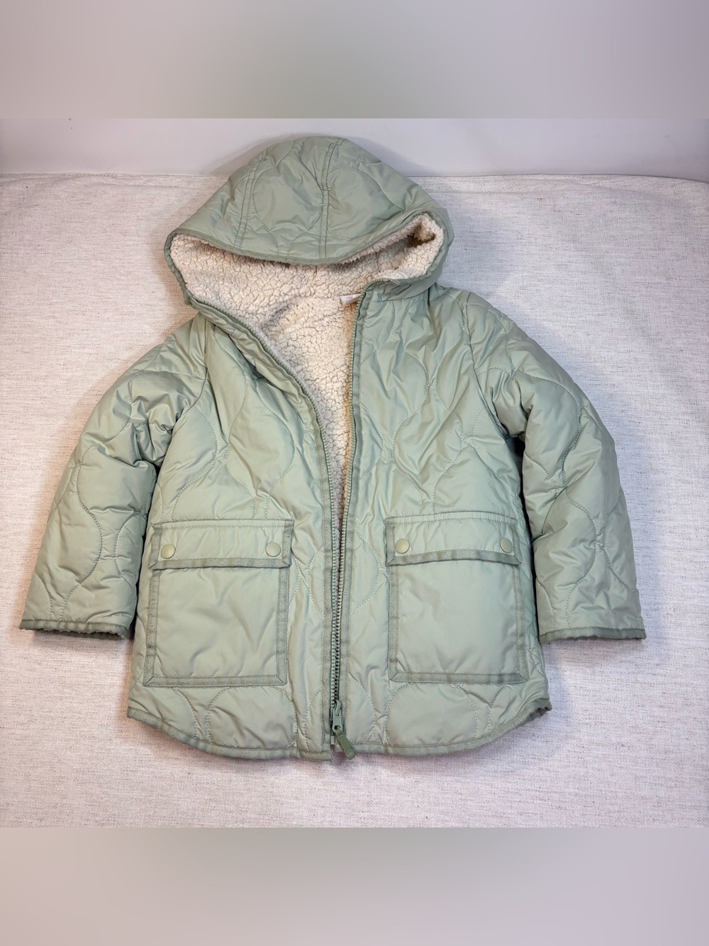 Crewcuts girl’s size S Hooded reversible Puffer sherpa Jacket full zip in green